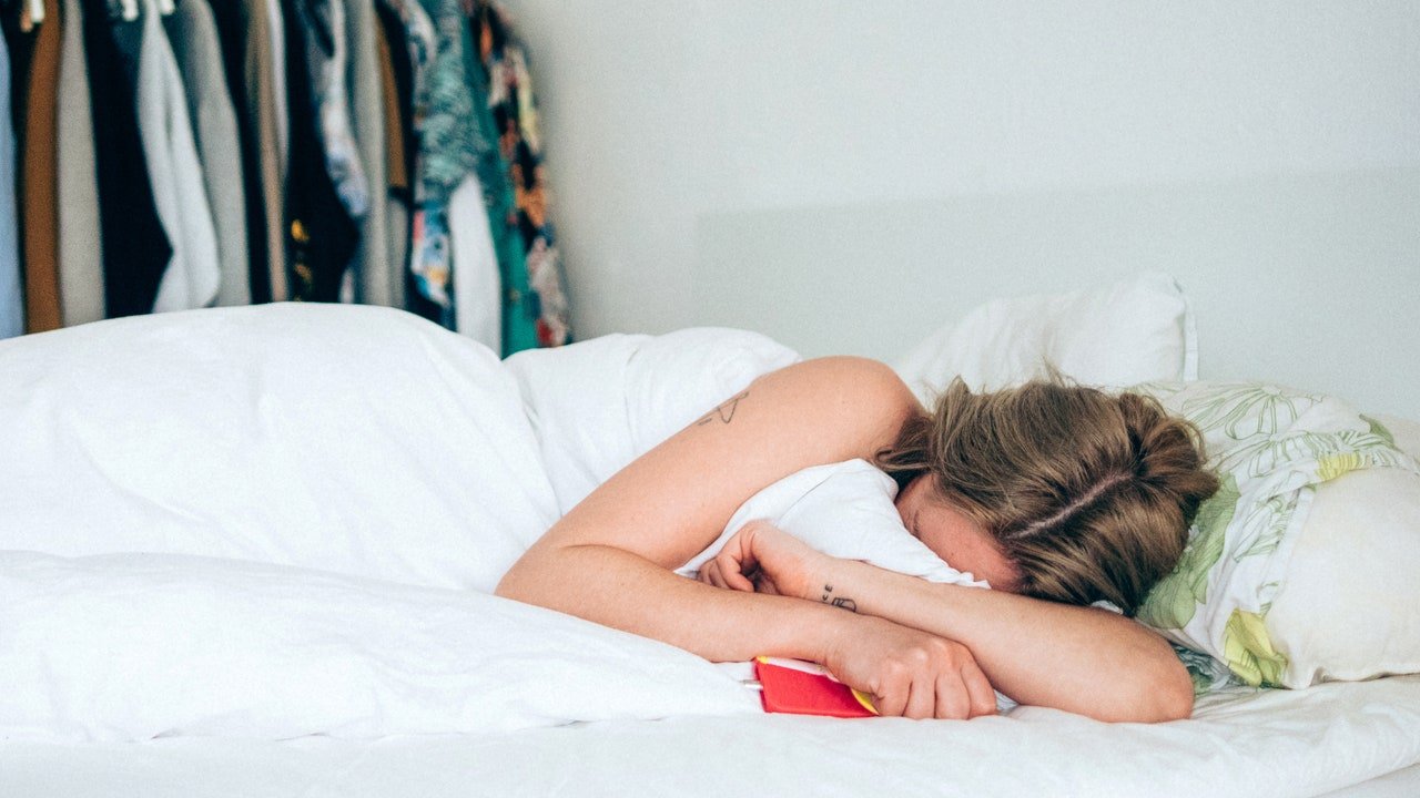 What Is " Period Flu" ? How Hormonal Changes Can Make You Feel Sick